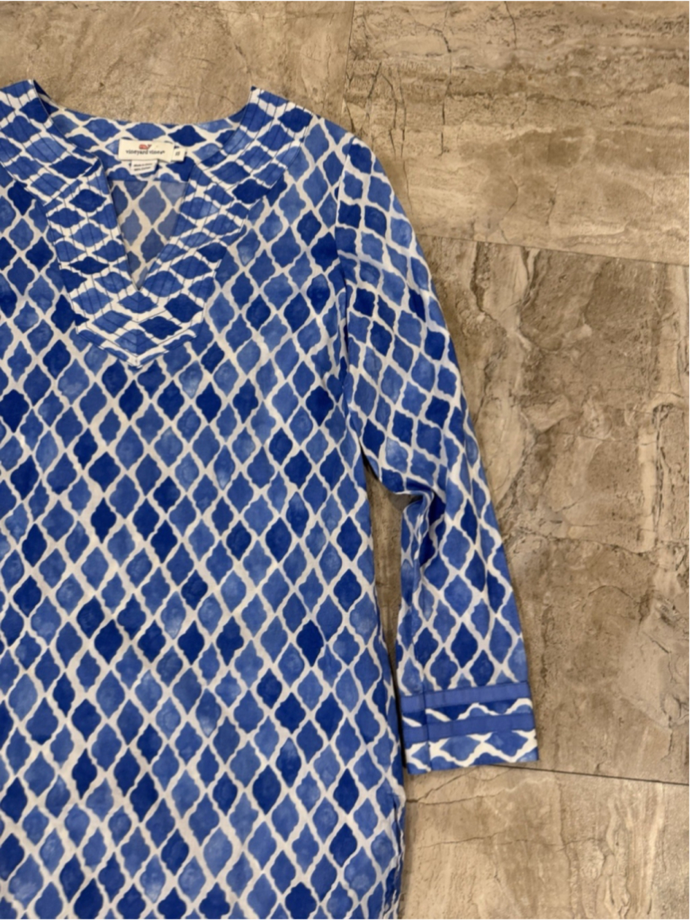 Vineyard Vines Womens Tunic Top XS Geometric Print Blue White Split V Neck